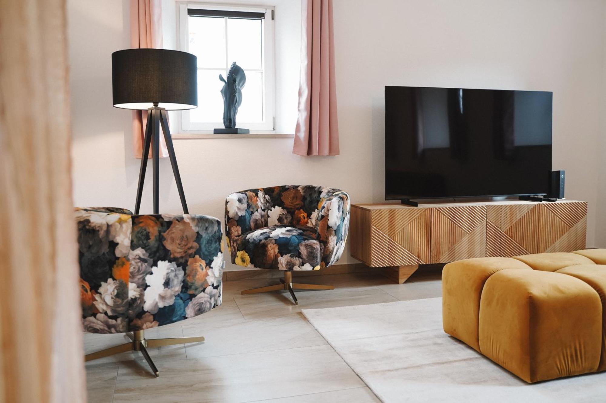 Black Horse Family Apartment - Barrierearm - Pfotenglueck - Familienzeit By Loewenherz Homes Stephanskirchen Exteriör bild